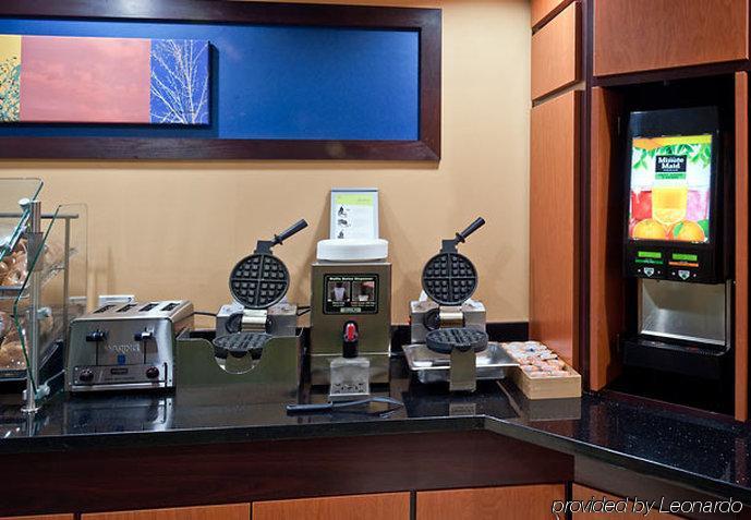 Fairfield Inn & Suites By Marriott Tallahassee Central Restaurace fotografie