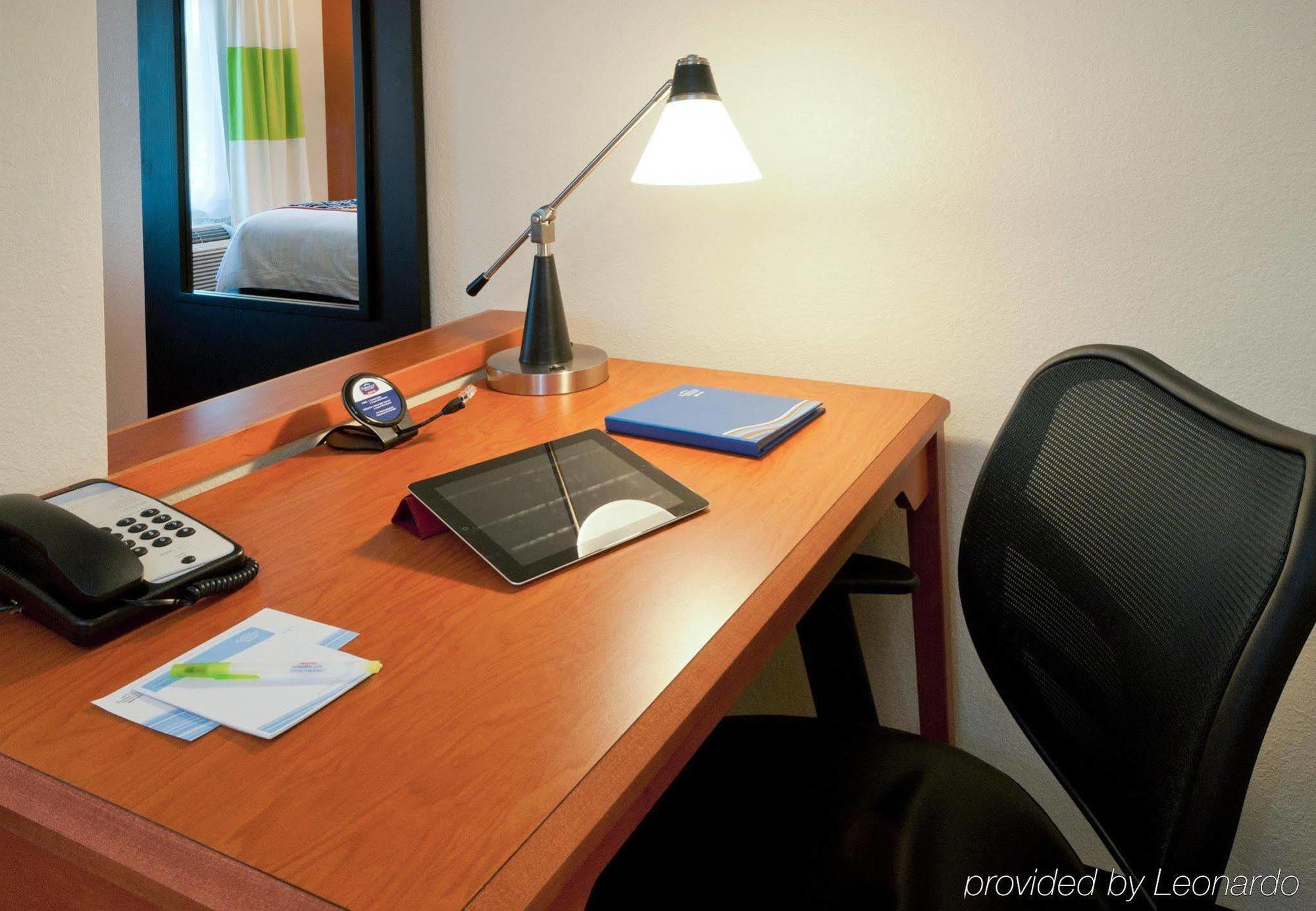 Fairfield Inn & Suites By Marriott Tallahassee Central Pokoj fotografie